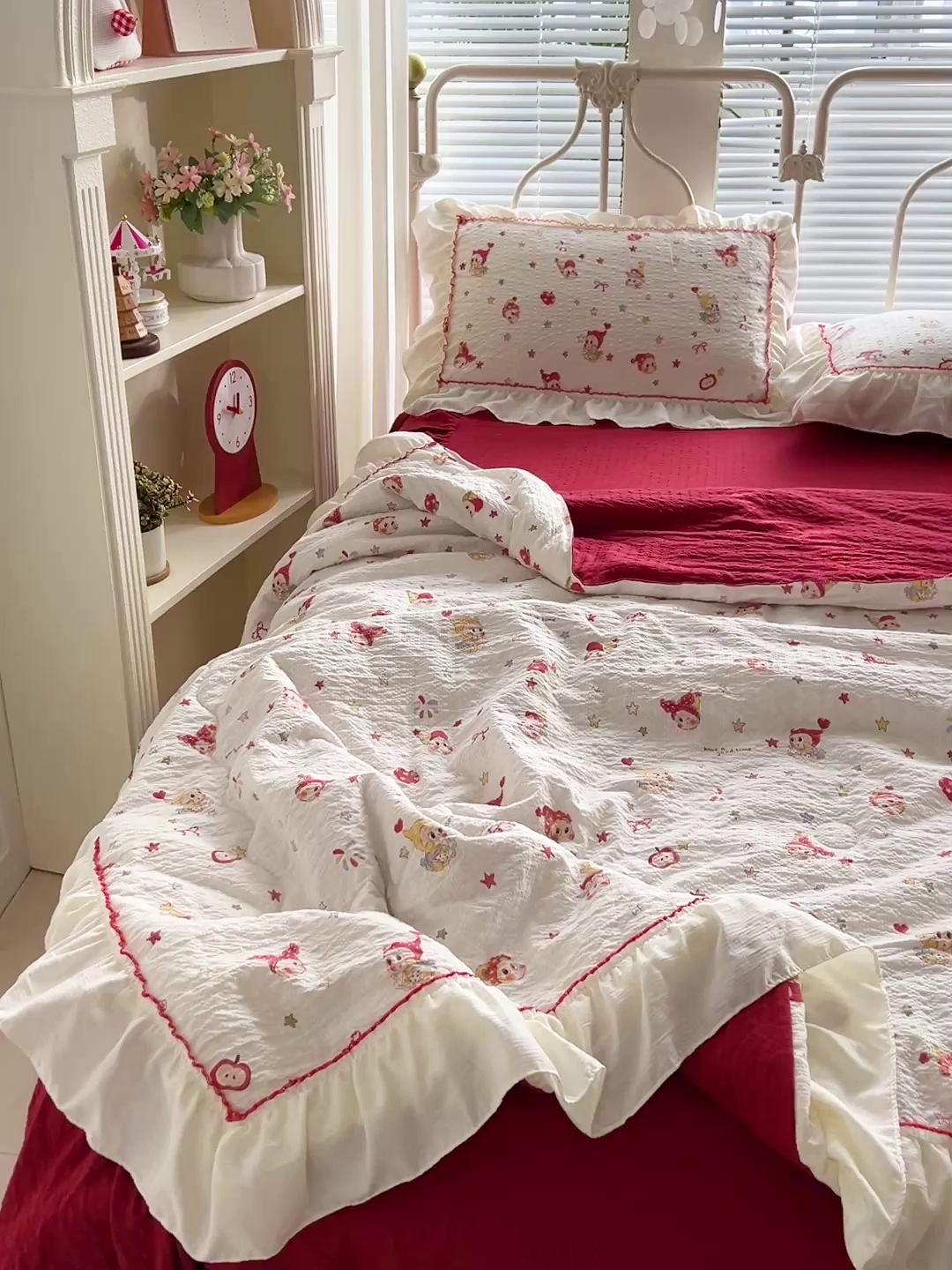 91家纺网 家纺一手货源 找家纺 富米莱（原臻工厂） 2026新款超温柔高弹线密拷花边款泡芙双层纱夏凉被床盖床裙四件套 密拷花边-魔法星星