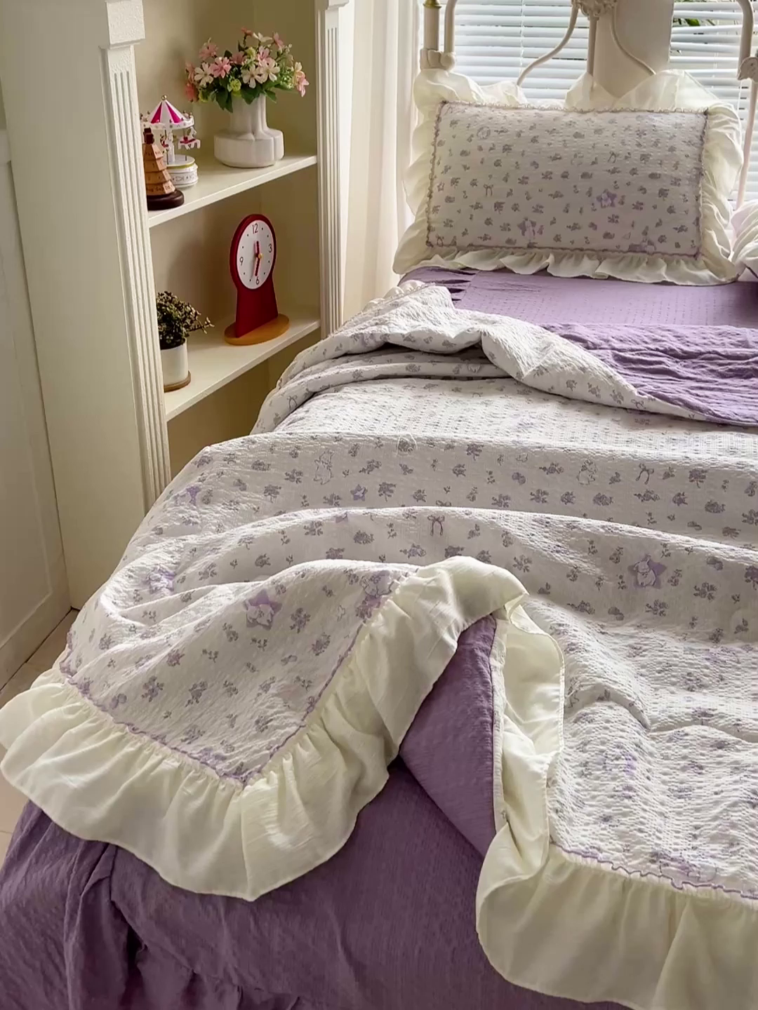91家纺网 家纺一手货源 找家纺 富米莱（原臻工厂） 2026新款超温柔高弹线密拷花边款泡芙双层纱夏凉被床盖床裙四件套 密拷花边-紫雾小兔