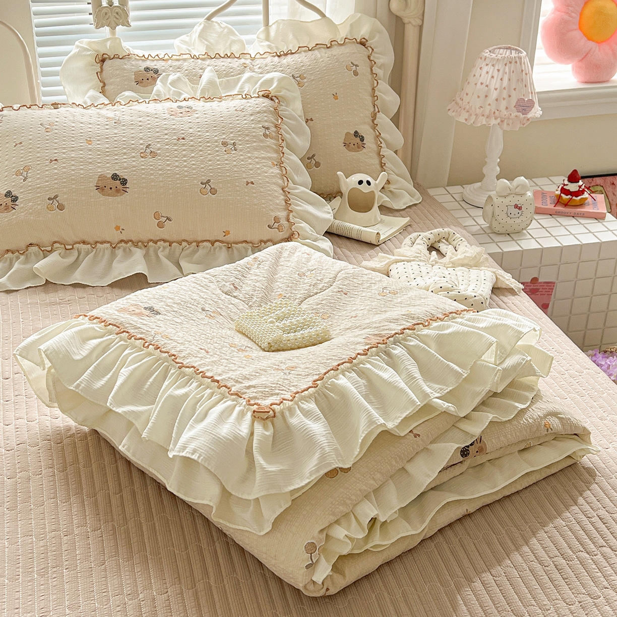 富米莱（原臻工厂） 2026新款超温柔高弹线密拷花边款泡芙双层纱夏凉被床盖床裙四件套 密拷花边-樱桃小猫