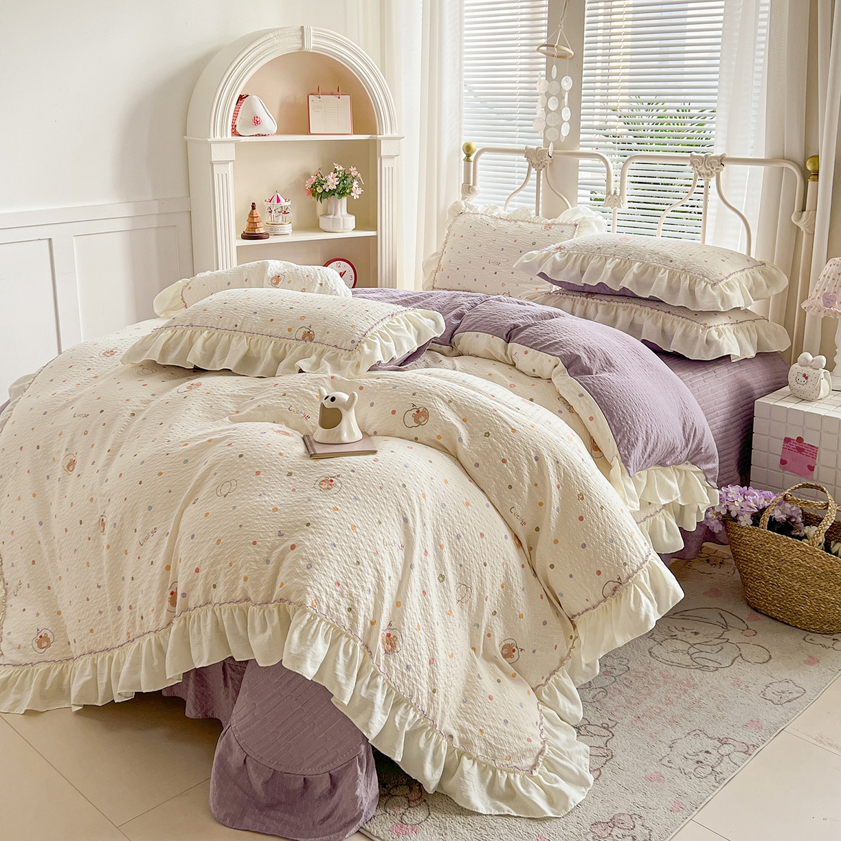 91家纺网 家纺一手货源 找家纺 富米莱（原臻工厂） 2026新款超温柔高弹线密拷花边款泡芙双层纱夏凉被床盖床裙四件套 密拷花边-彩点小熊