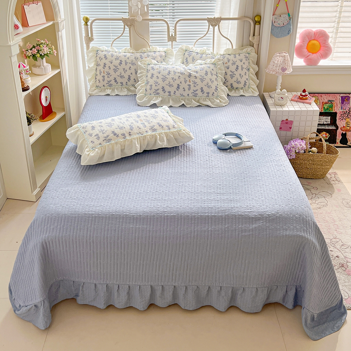 91家纺网 家纺一手货源 找家纺 富米莱（原臻工厂） 2026新款超温柔高弹线密拷花边款泡芙双层纱夏凉被床盖床裙四件套 密拷花边-花屿蓝梦