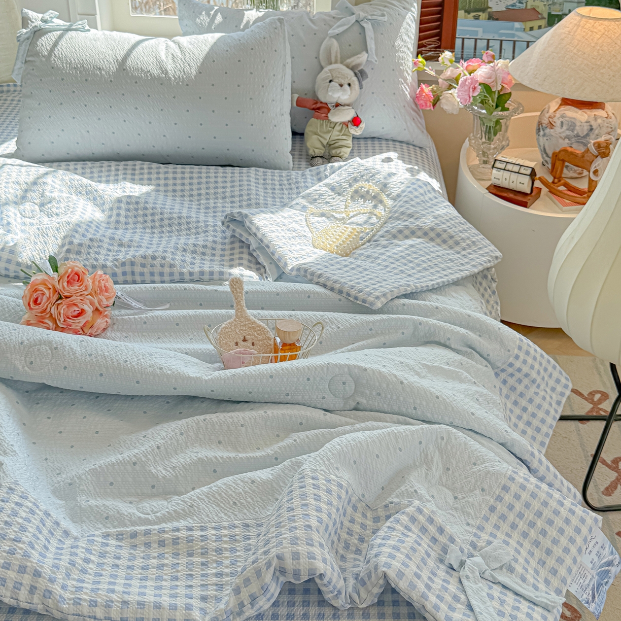 91家纺网 家纺一手货源 找家纺 （总）子钦家纺 2026春夏新款提花泡芙棉拼角蝴蝶结软乎乎的撸猫感单夏被夏被四件套-甜莓气泡