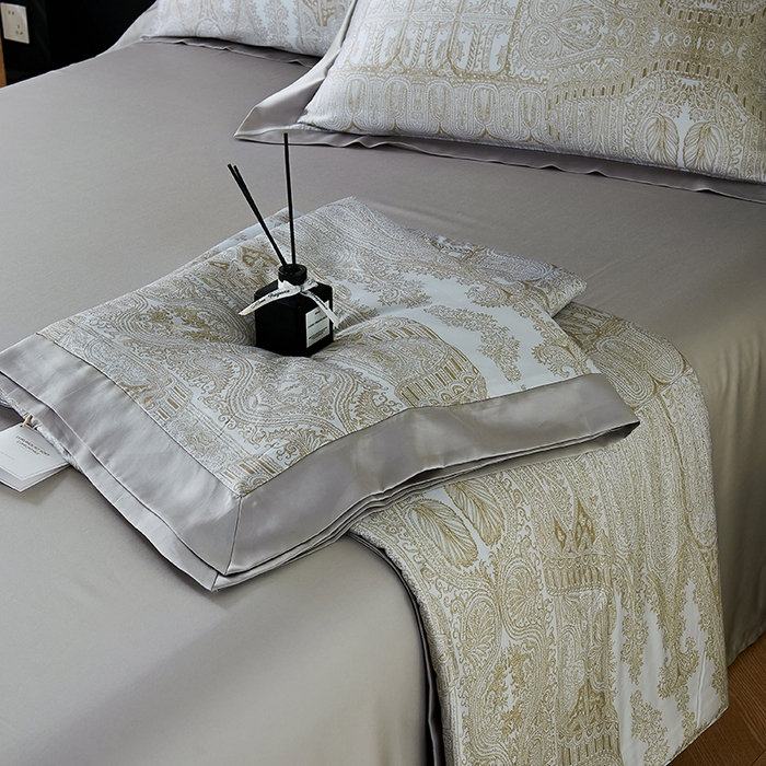 91家纺网 家纺一手货源 找家纺 （总）久典家居 2026新款20%桑蚕丝+80%聚酯纤维宽边印花夏被四件套