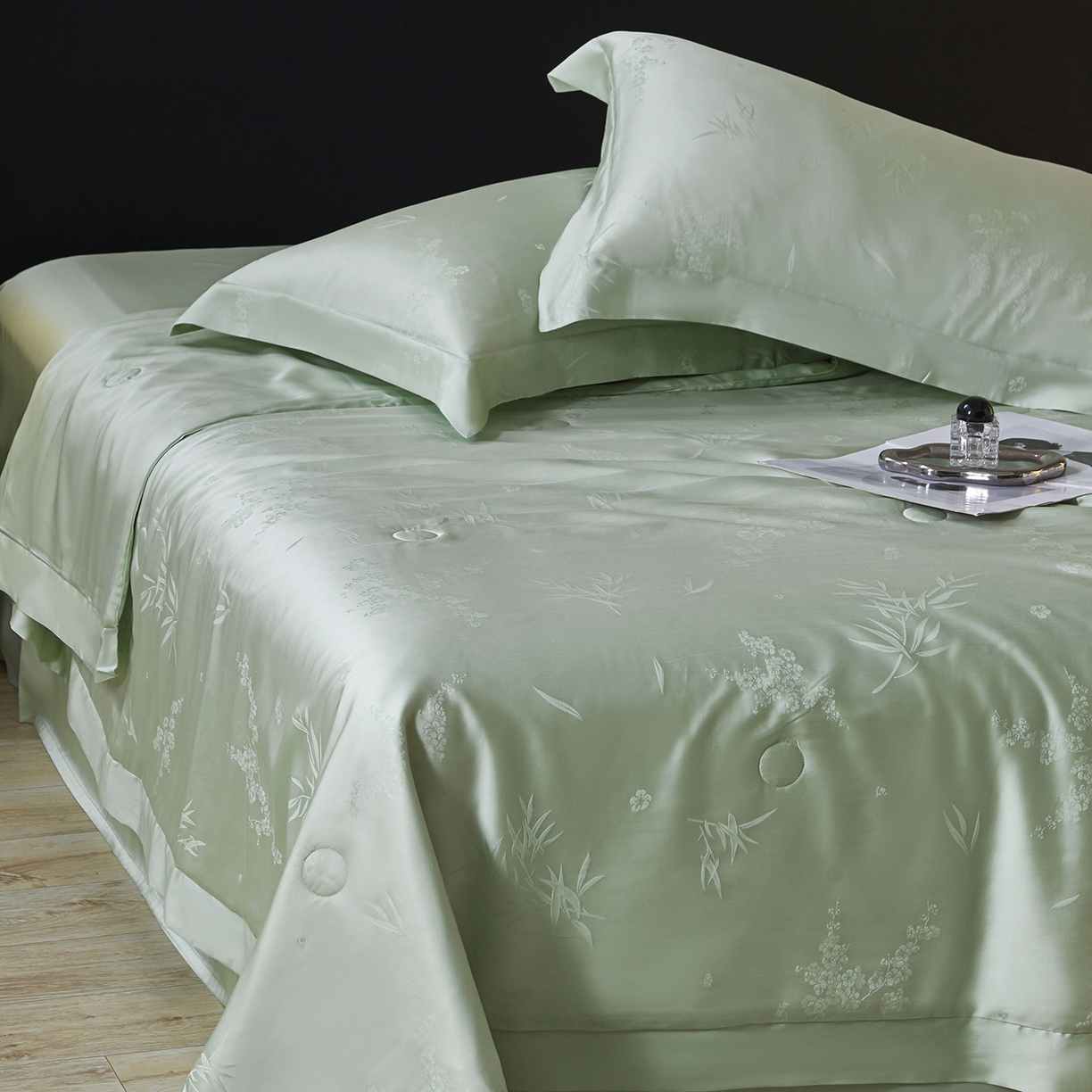 91家纺网 家纺一手货源 找家纺 （总）久典家居 2026新款20%桑蚕丝+80%聚酯纤维提花夏被四件套-锦时系列