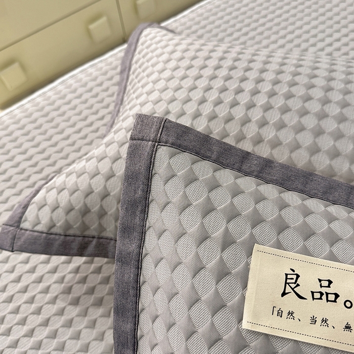 91家纺网 家纺一手货源 找家纺 518家纺 2026春夏新款550克PE中分子豆豆凉席单枕套【提供买家秀】 菱格-灰