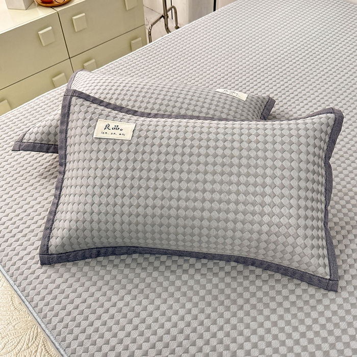 91家纺网 家纺一手货源 找家纺 518家纺 2026春夏新款550克PE中分子豆豆凉席单枕套【提供买家秀】 菱格-灰