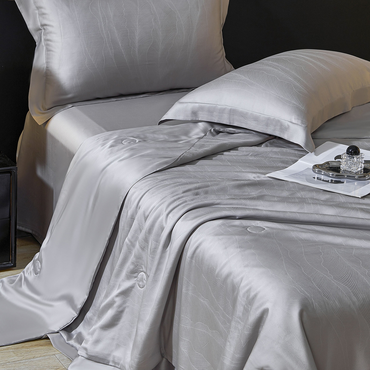 久典家居 2026新款20%桑蚕丝+80%聚酯纤维提花夏被四件套-锦时系列 锦时-冬