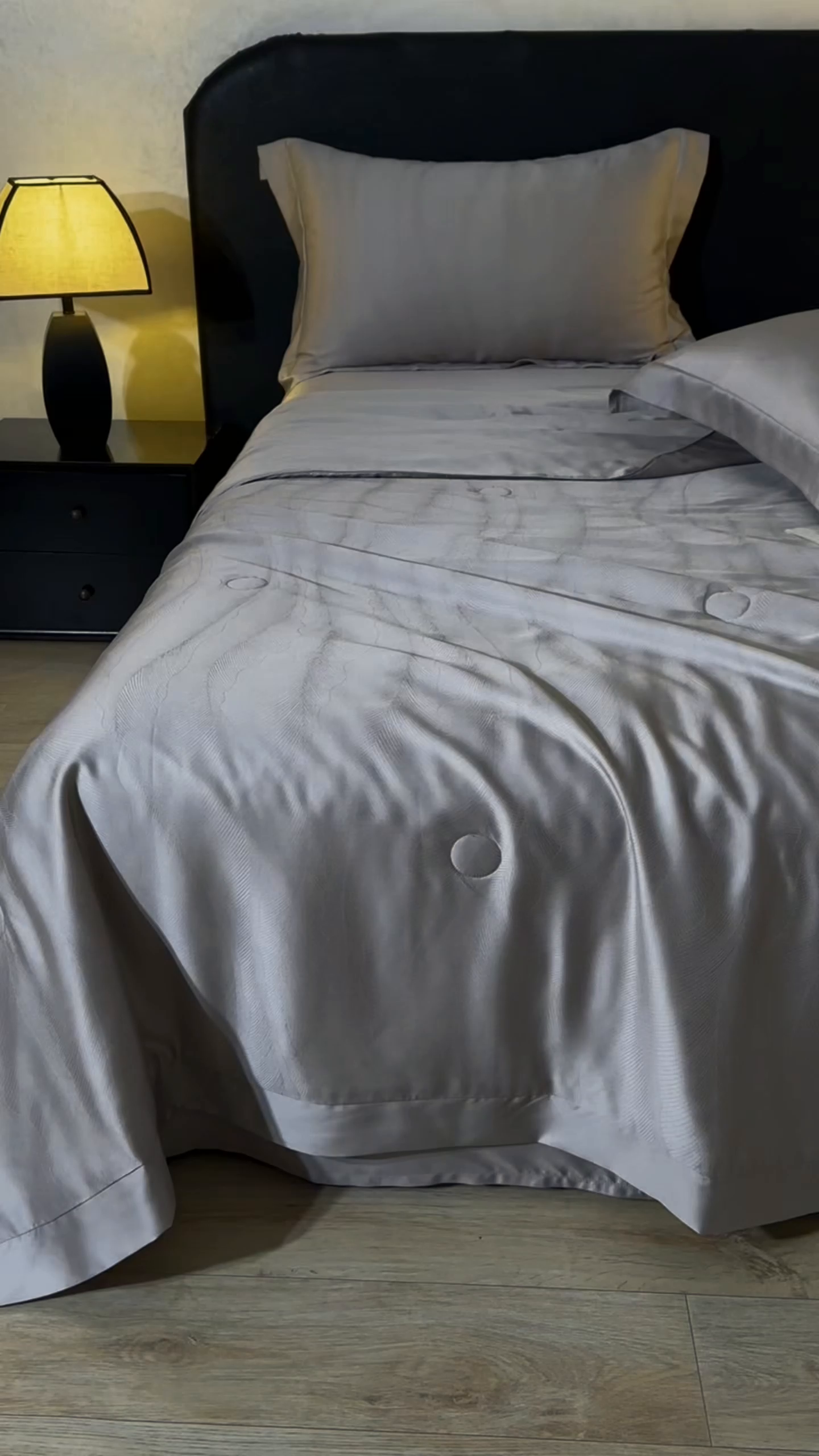 91家纺网 家纺一手货源 找家纺 久典家居 2026新款20%桑蚕丝+80%聚酯纤维提花夏被四件套-锦时系列 锦时-冬