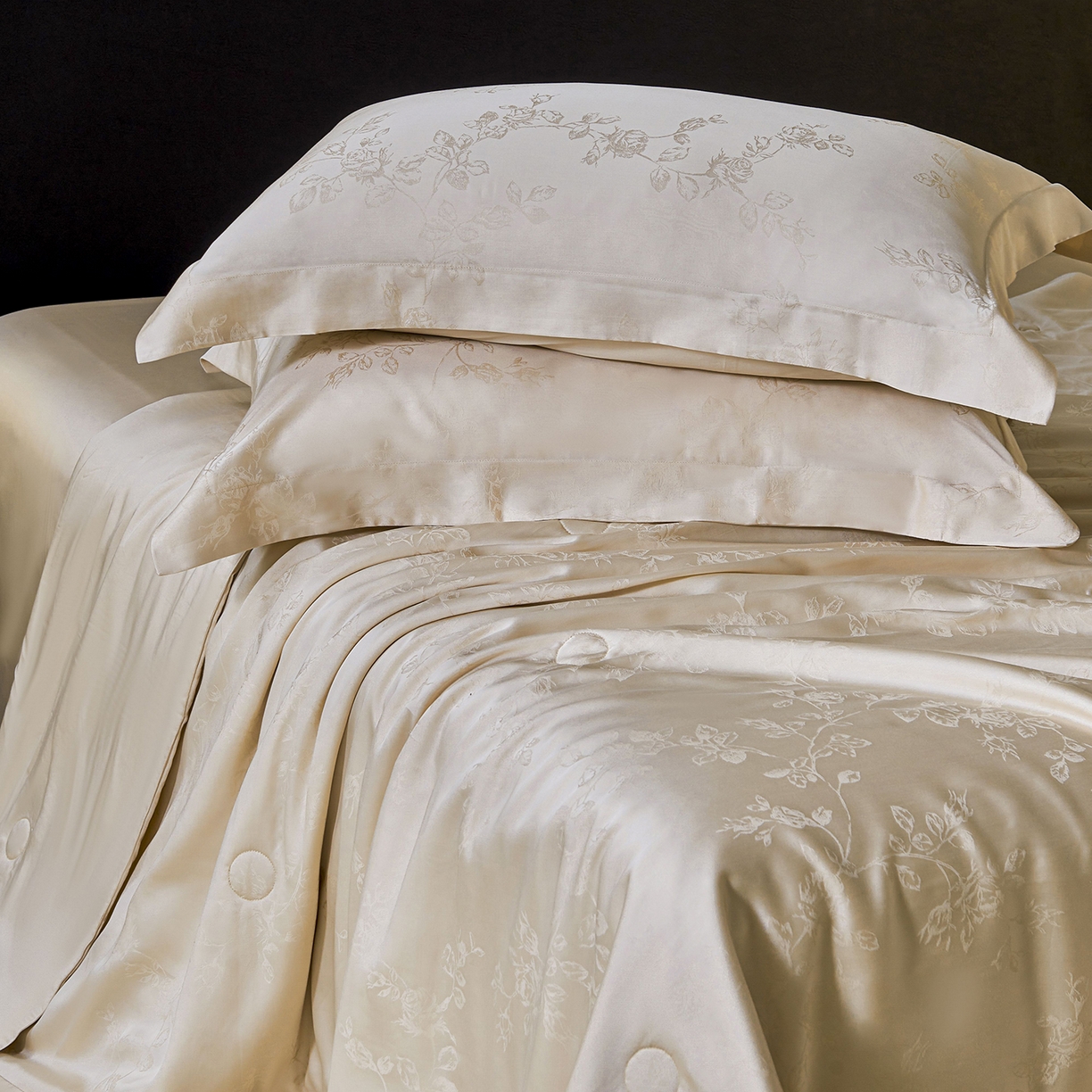 91家纺网 家纺一手货源 找家纺 久典家居 2026新款20%桑蚕丝+80%聚酯纤维提花夏被四件套-锦时系列 锦时-秋