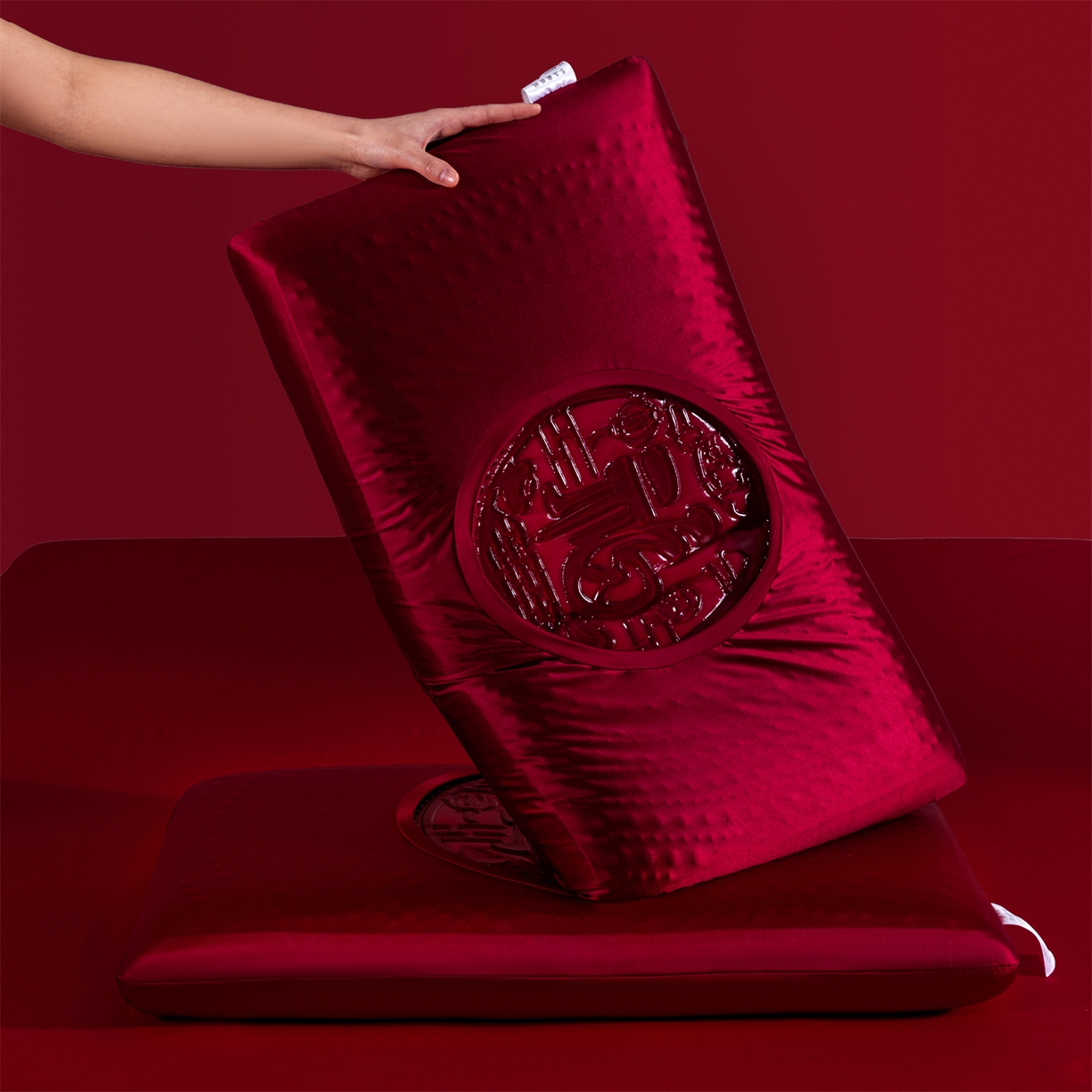 91家纺网 家纺一手货源 找家纺 土多多枕芯 2026新款直播爆款凝胶记忆棉枕头大红婚庆枕芯结婚婚礼恒温记忆棉 婚庆凝胶记忆枕-福 40x70cm/只