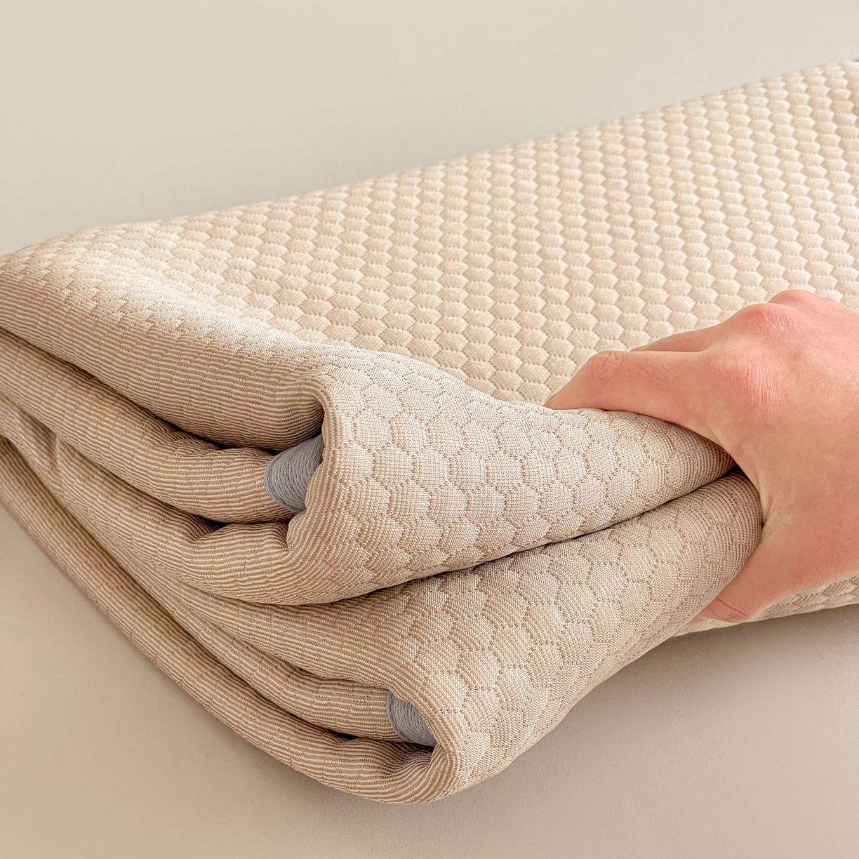 91家纺网 家纺一手货源 找家纺 维娜斯 2026新款印花冰豆豆凉席单人宿舍冰豆豆席子 四叶熊咖