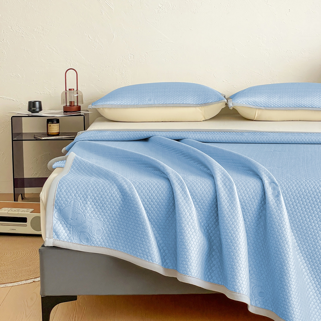 91家纺网 家纺一手货源 找家纺 维娜斯 2026新款印花冰豆豆凉席单人宿舍冰豆豆席子 四叶熊蓝