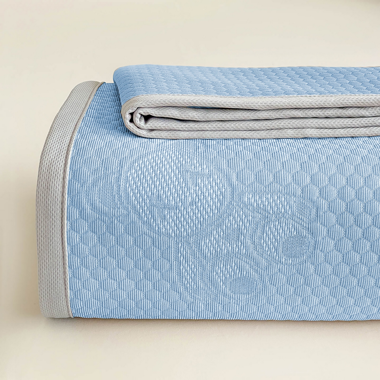 91家纺网 家纺一手货源 找家纺 维娜斯 2026新款印花冰豆豆凉席单人宿舍冰豆豆席子 四叶熊蓝