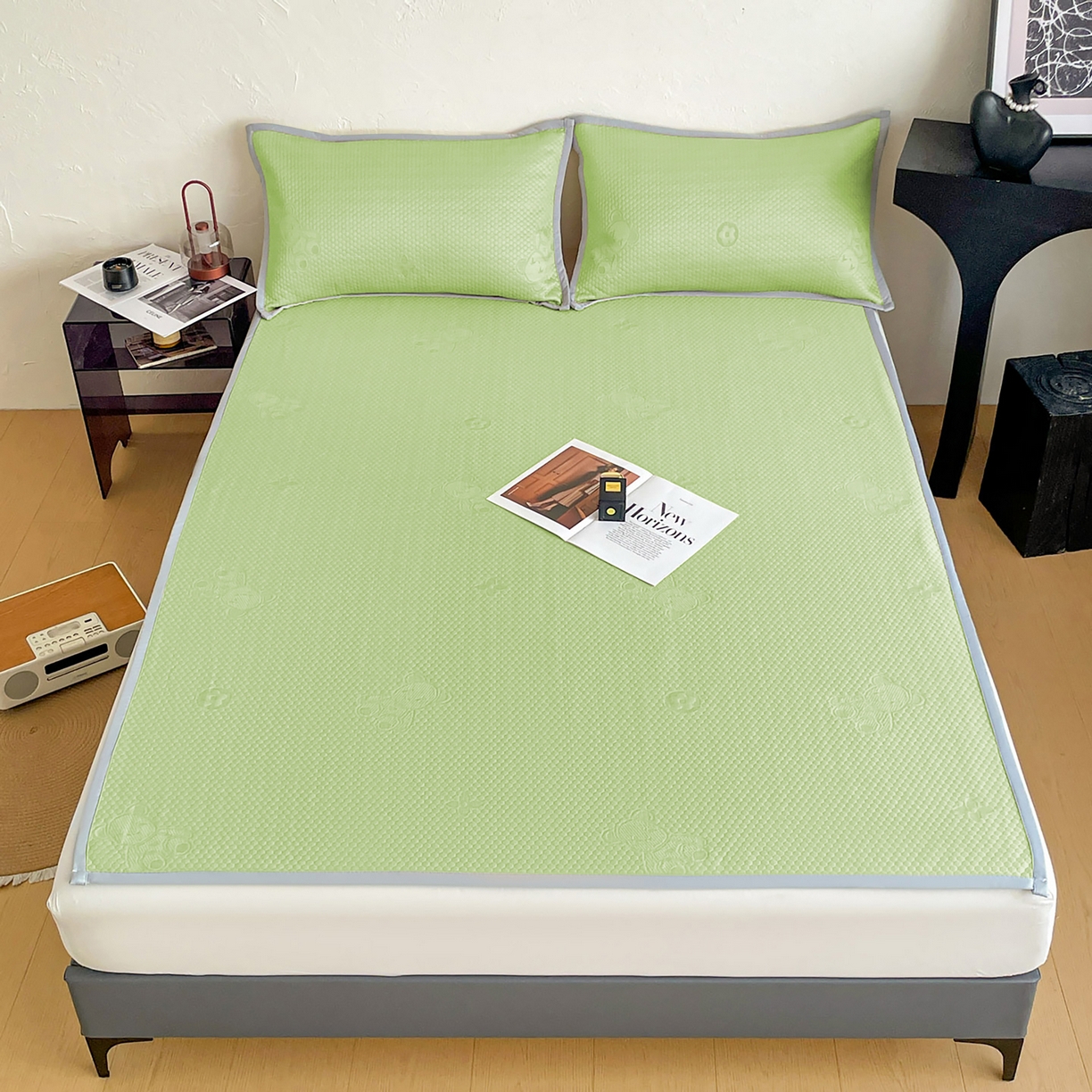 91家纺网 家纺一手货源 找家纺 维娜斯 2026新款印花冰豆豆凉席单人宿舍冰豆豆席子 四叶熊绿