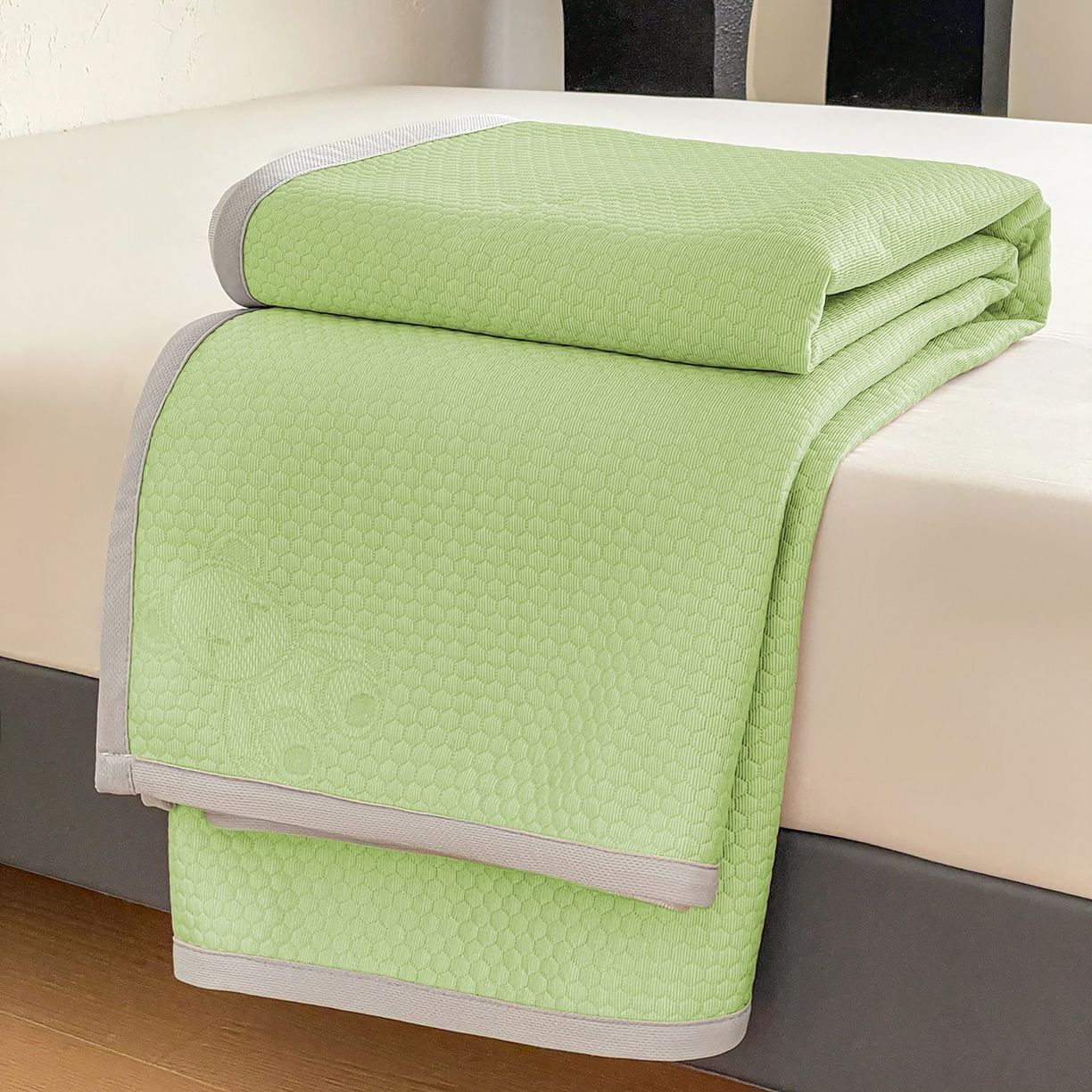 91家纺网 家纺一手货源 找家纺 维娜斯 2026新款印花冰豆豆凉席单人宿舍冰豆豆席子 四叶熊绿