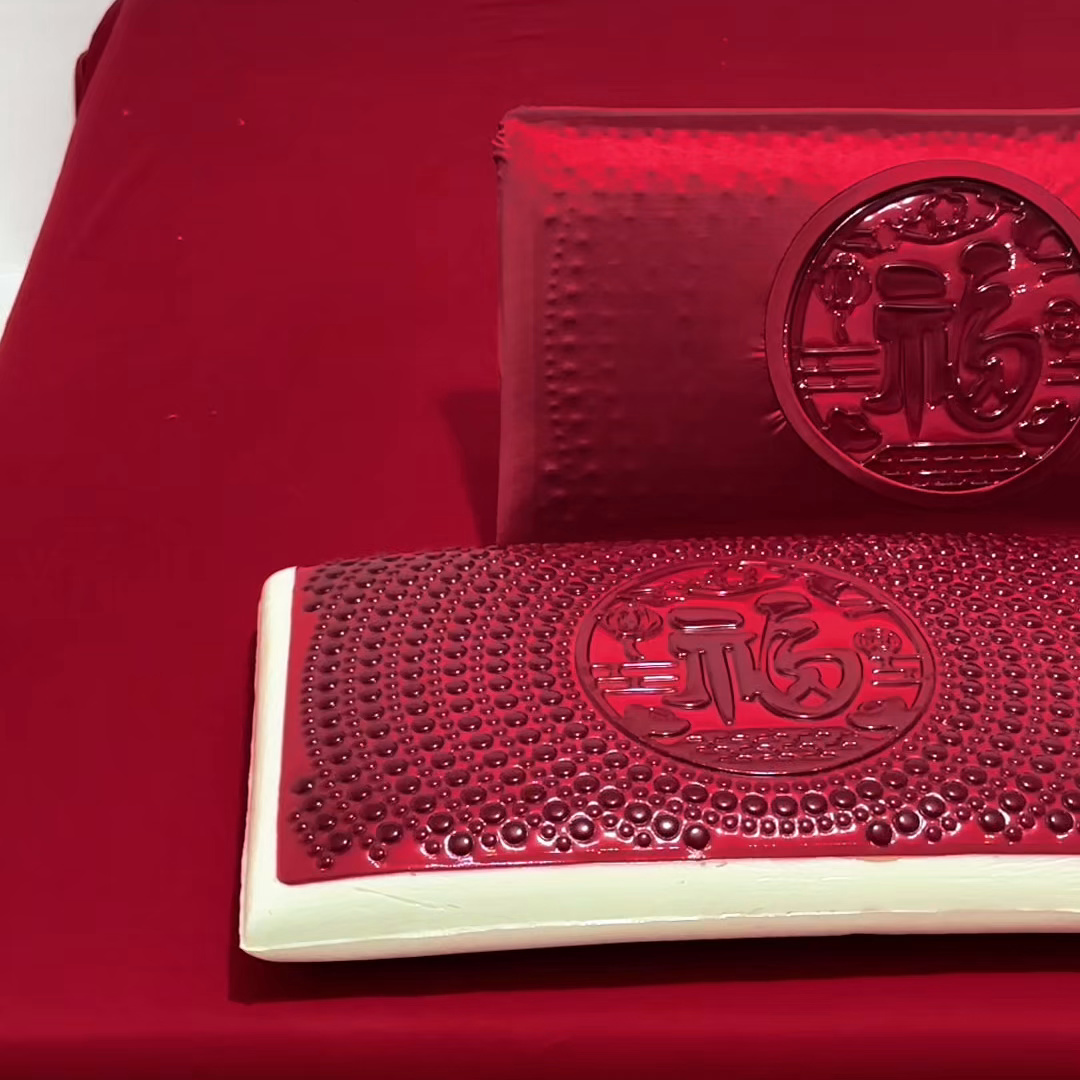 91家纺网 家纺一手货源 找家纺 土多多枕芯 2026新款直播爆款凝胶记忆棉枕头大红婚庆枕芯结婚婚礼恒温记忆棉 婚庆凝胶记忆枕-福 40x70cm/只