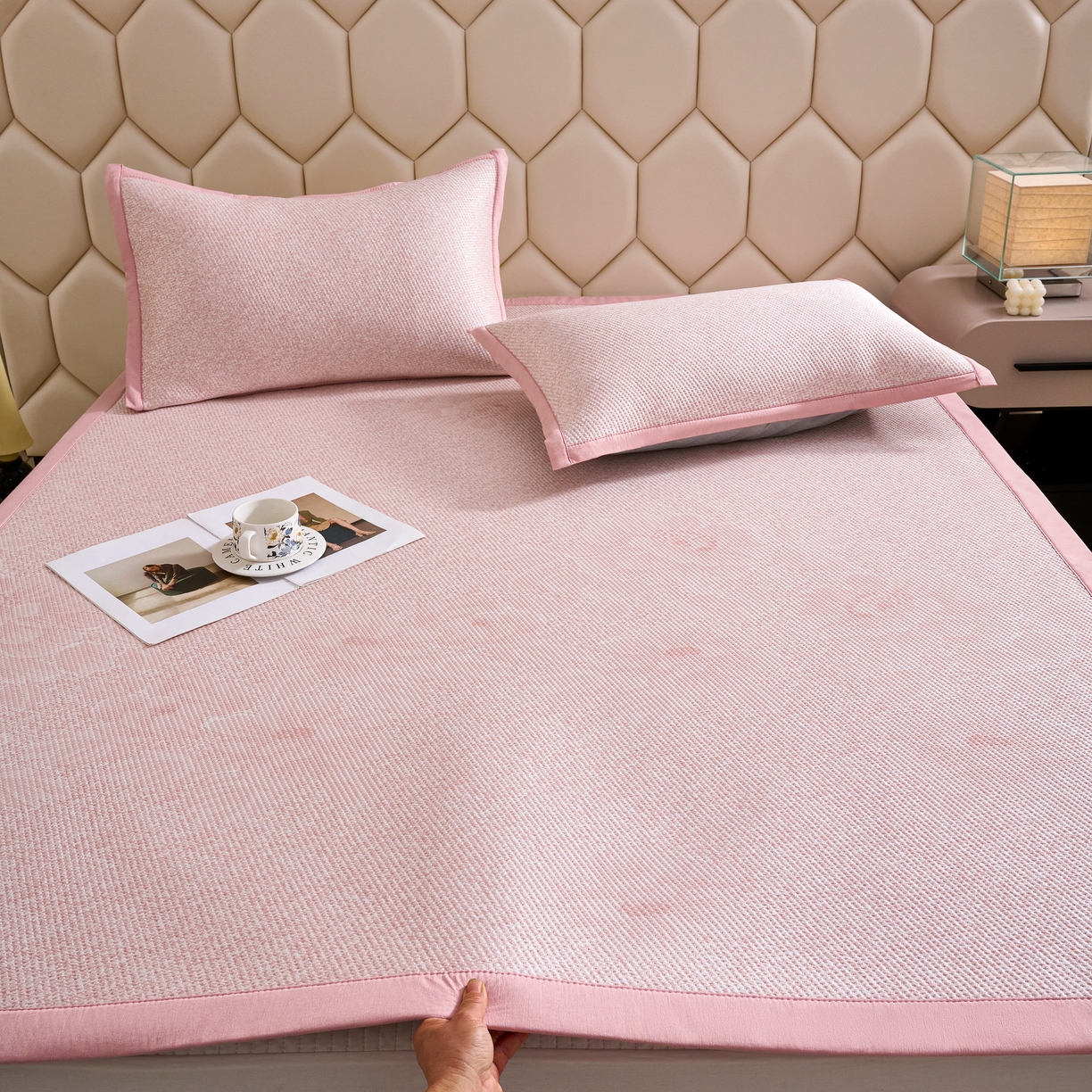 91家纺网 家纺一手货源 找家纺 （总）尚品凤凰 2026新款凉感提花豆豆平铺款-雾里寻花