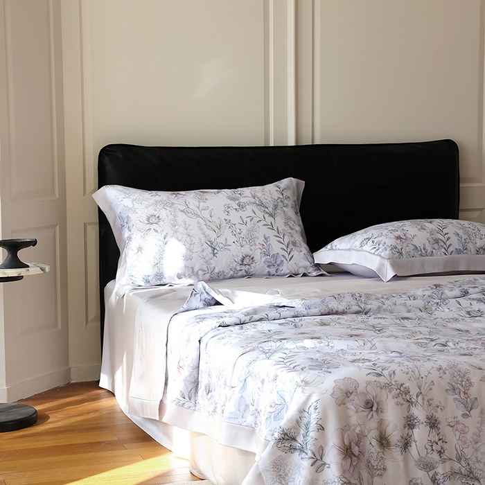 91家纺网 家纺一手货源 找家纺 久典家居 2026新款20%桑蚕丝+80%聚酯纤维宽边夏被四件套 彼岸