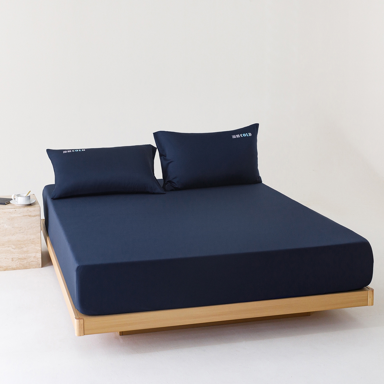 91家纺网 家纺一手货源 找家纺 悦然毛巾被 2026新款锦氨冷感毯300克加厚盖毯床笠夏被空调凉感夏凉被空调被 素凉清感深蓝