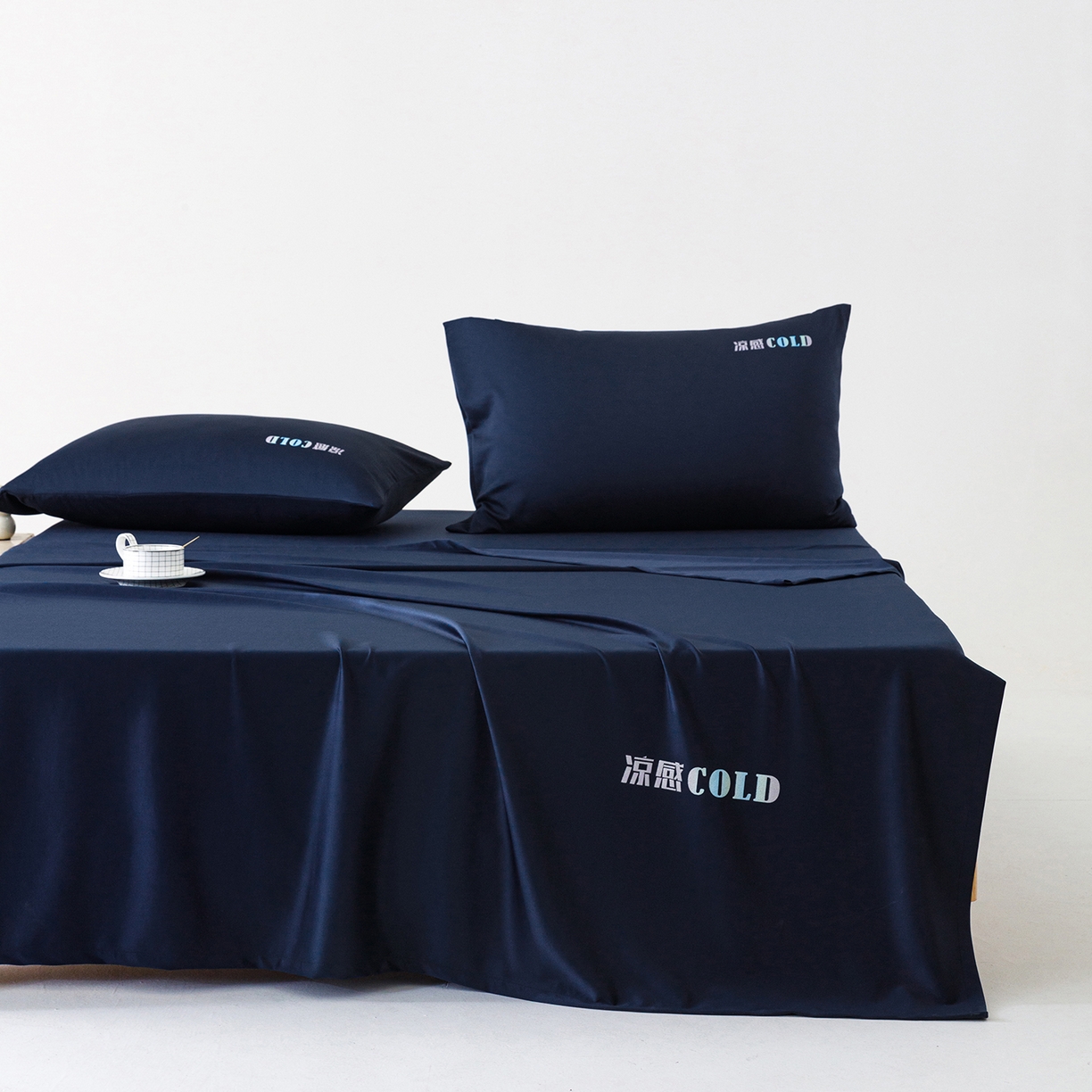 91家纺网 家纺一手货源 找家纺 悦然毛巾被 2026新款锦氨冷感毯300克加厚盖毯床笠夏被空调凉感夏凉被空调被 素凉清感深蓝