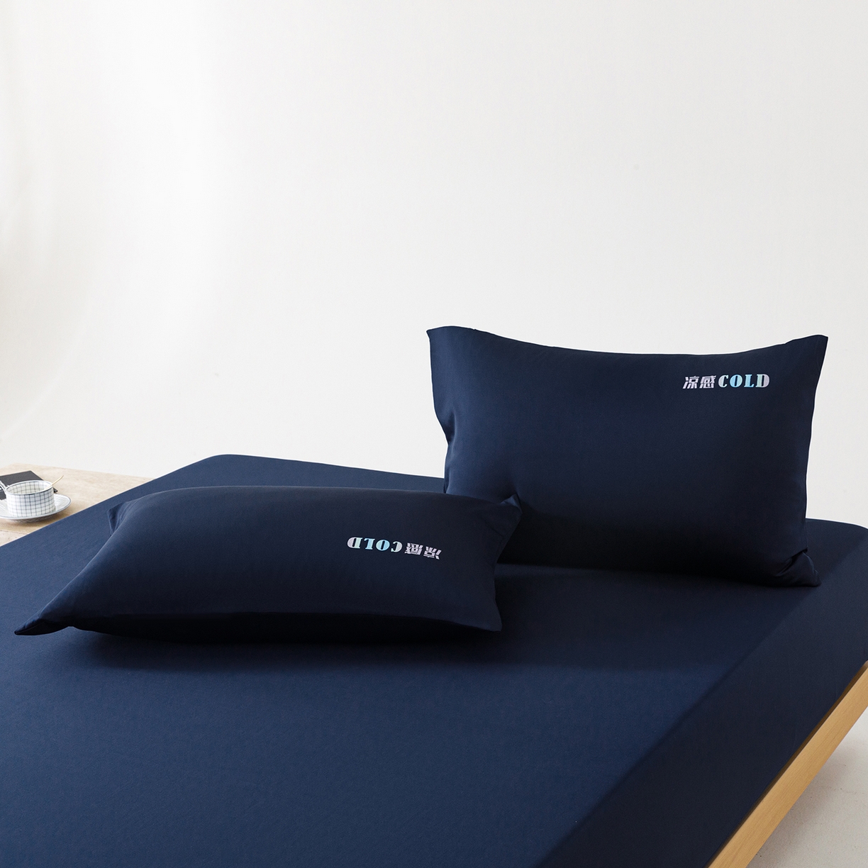 91家纺网 家纺一手货源 找家纺 悦然毛巾被 2026新款锦氨冷感毯300克加厚盖毯床笠夏被空调凉感夏凉被空调被 素凉清感深蓝