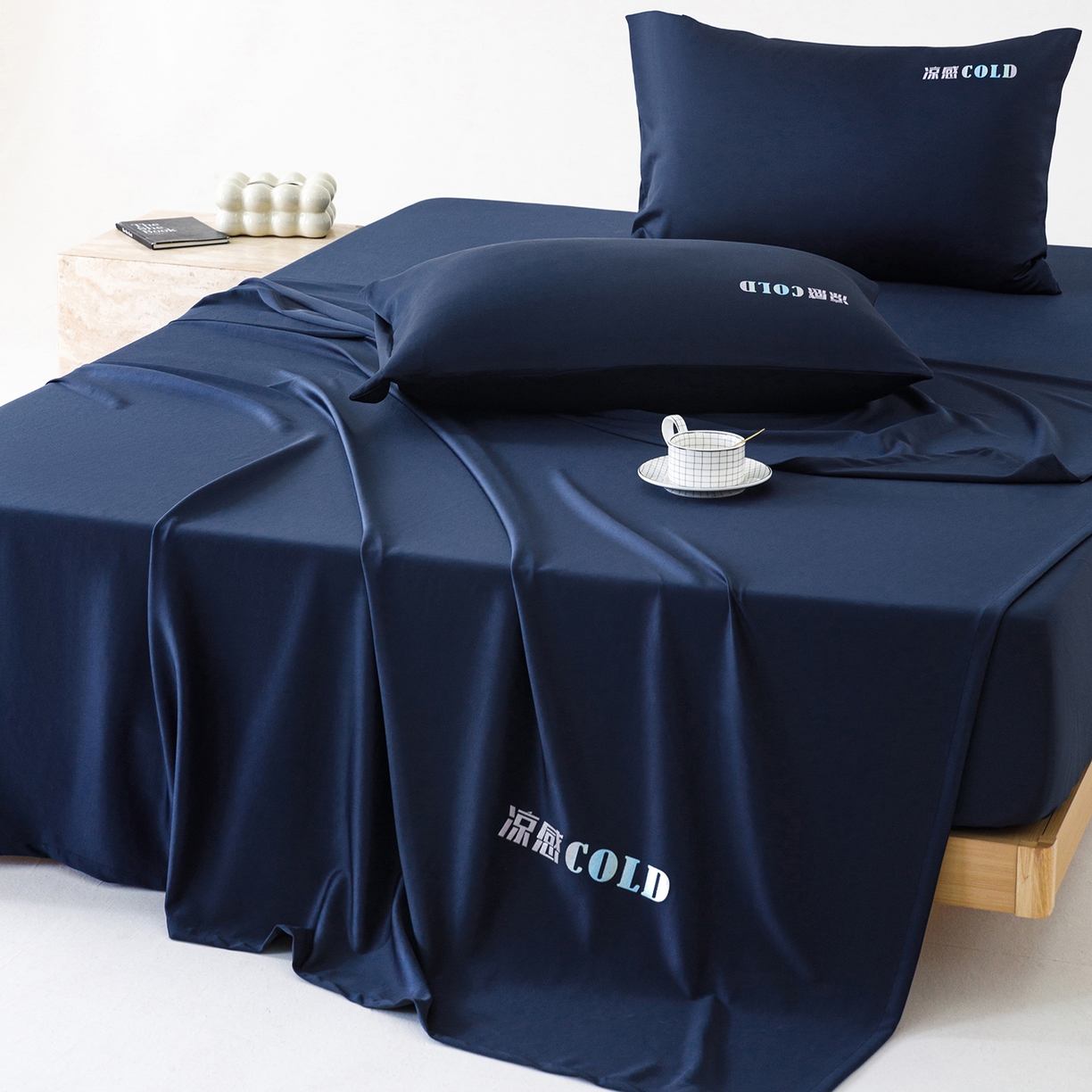 91家纺网 家纺一手货源 找家纺 悦然毛巾被 2026新款锦氨冷感毯300克加厚盖毯床笠夏被空调凉感夏凉被空调被 素凉清感深蓝