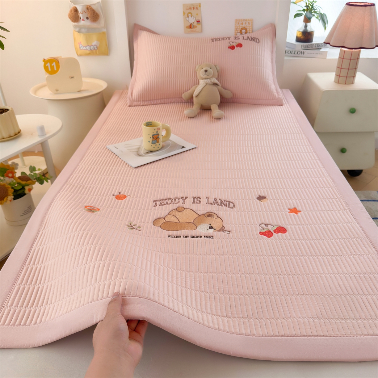 91家纺网 家纺一手货源 找家纺 （总）慕木家纺 2026新品A类高端刺绣PE乙纶冰豆豆凉席泰迪爱兰系列正版授权(提供买家秀)