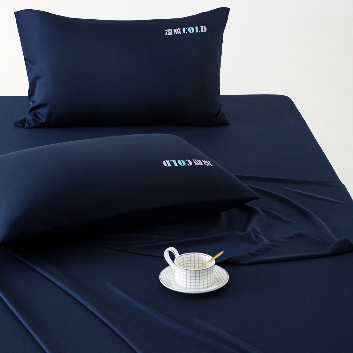 91家纺网 家纺一手货源 找家纺 悦然毛巾被 2026新款锦氨冷感毯300克加厚盖毯床笠夏被空调凉感夏凉被空调被 素凉清感深蓝