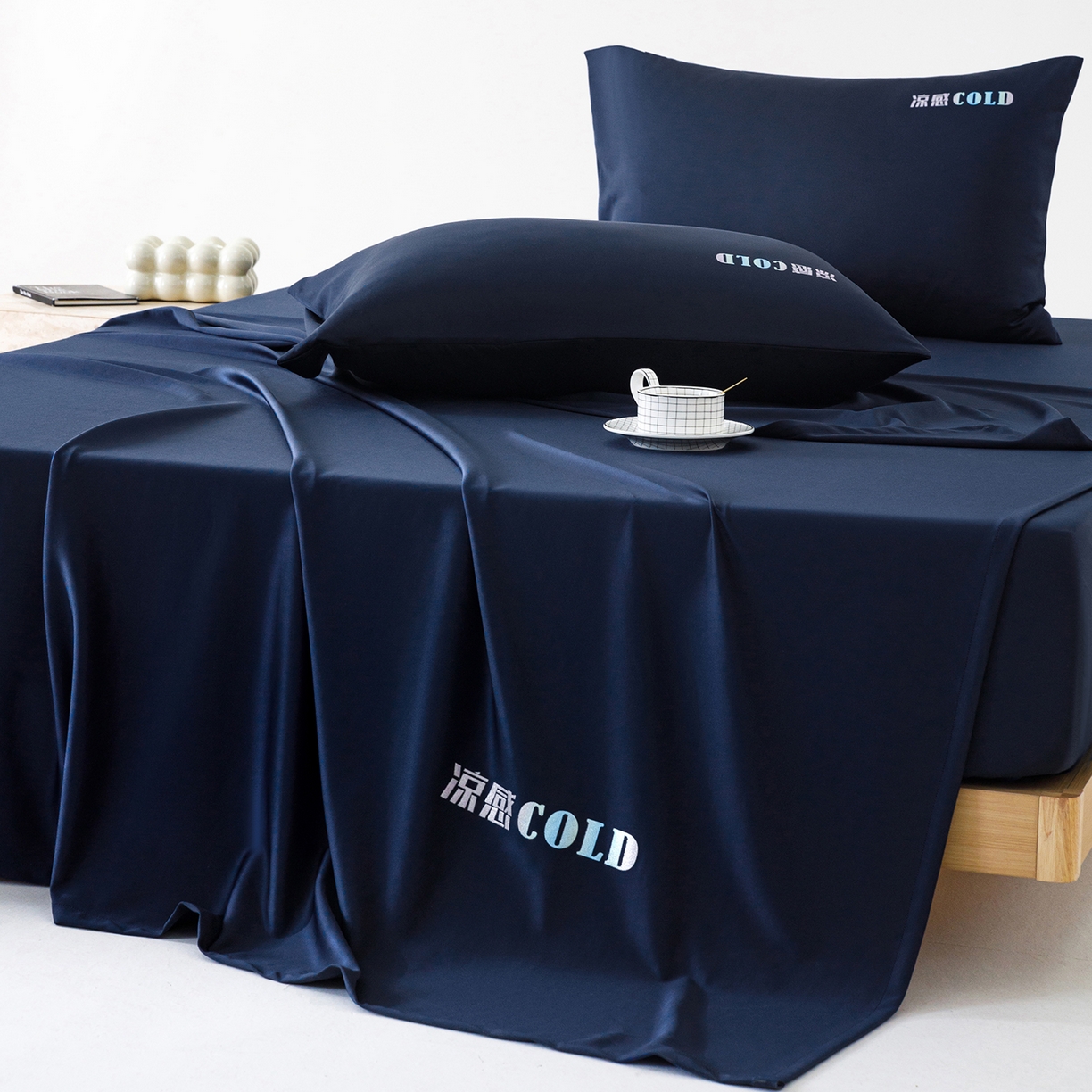 91家纺网 家纺一手货源 找家纺 悦然毛巾被 2026新款锦氨冷感毯300克加厚盖毯床笠夏被空调凉感夏凉被空调被 素凉清感深蓝