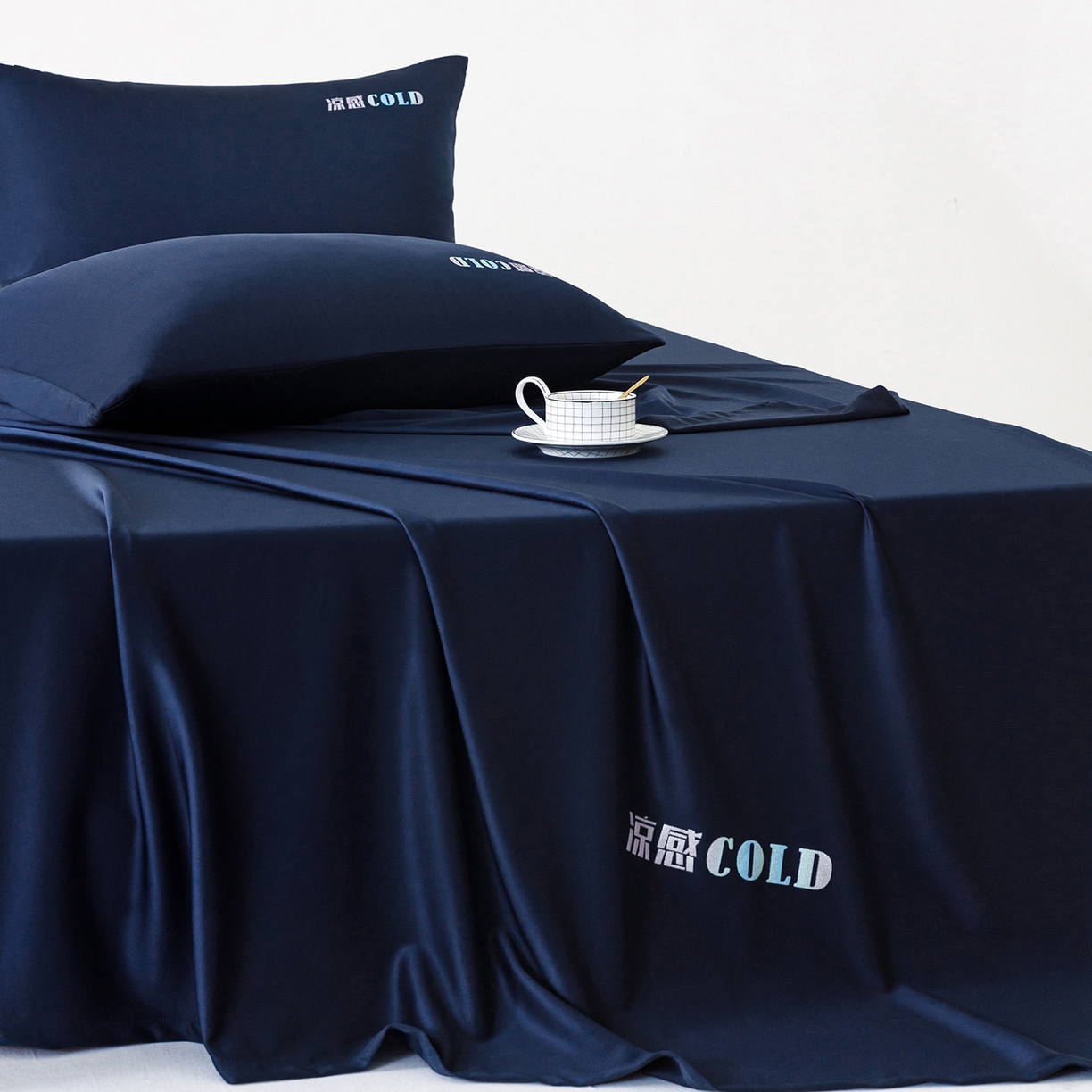 91家纺网 家纺一手货源 找家纺 悦然毛巾被 2026新款锦氨冷感毯300克加厚盖毯床笠夏被空调凉感夏凉被空调被 素凉清感深蓝