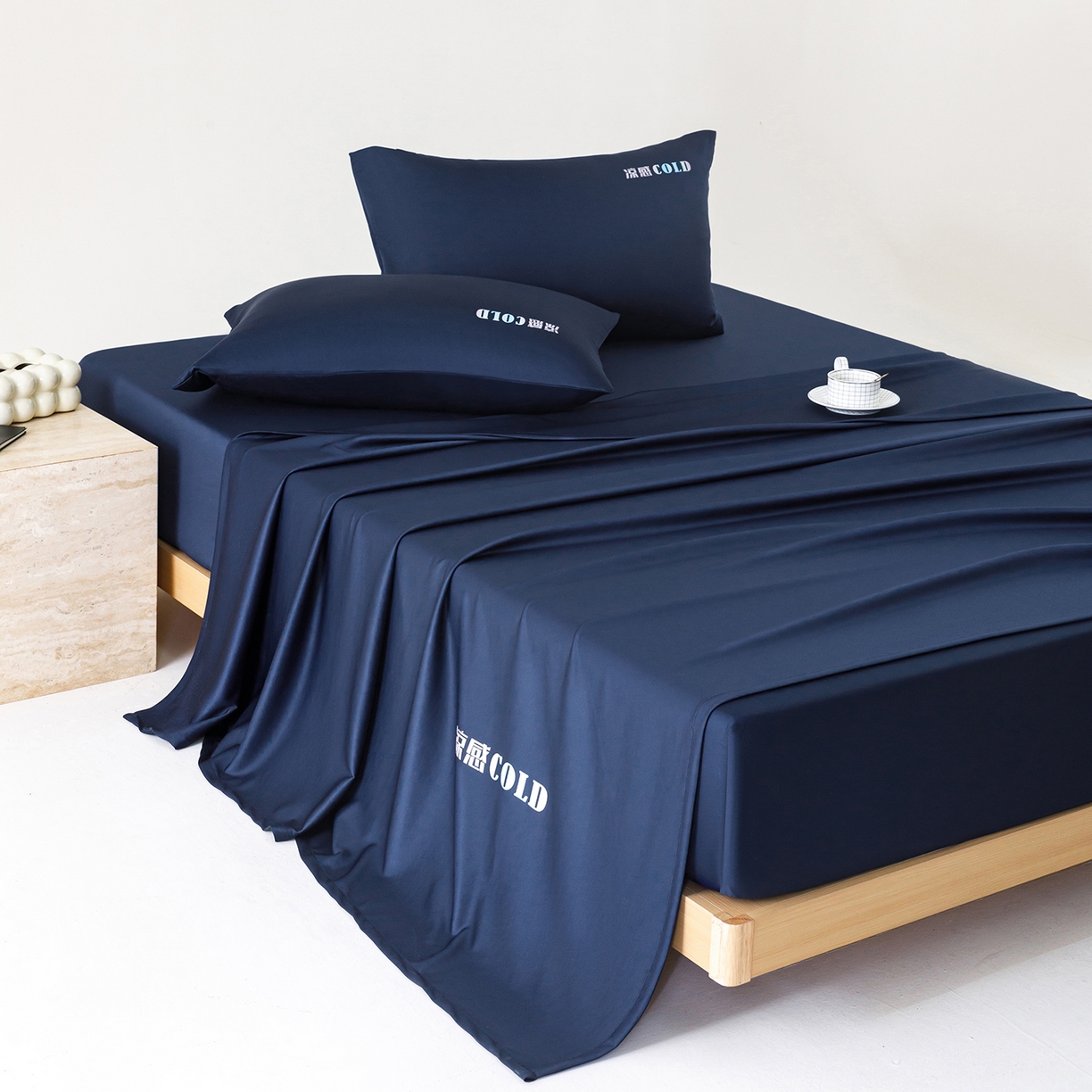 91家纺网 家纺一手货源 找家纺 悦然毛巾被 2026新款锦氨冷感毯300克加厚盖毯床笠夏被空调凉感夏凉被空调被 素凉清感深蓝