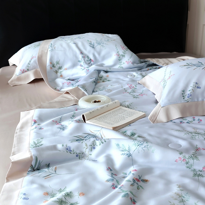 91家纺网 家纺一手货源 找家纺 久典家居 2026新款20%桑蚕丝+80%聚酯纤维宽边夏被四件套 境玉