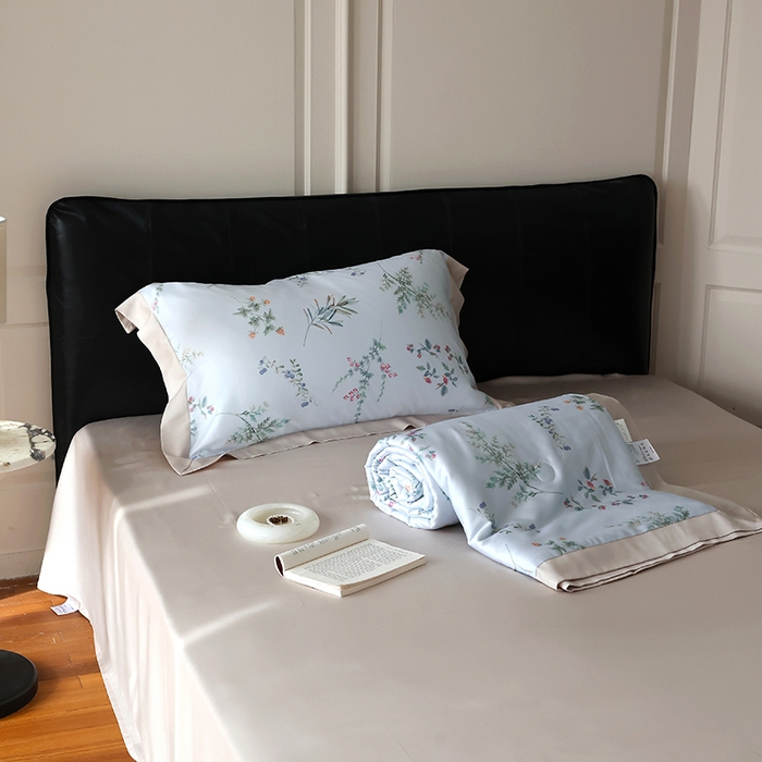 91家纺网 家纺一手货源 找家纺 久典家居 2026新款20%桑蚕丝+80%聚酯纤维宽边夏被四件套 境玉