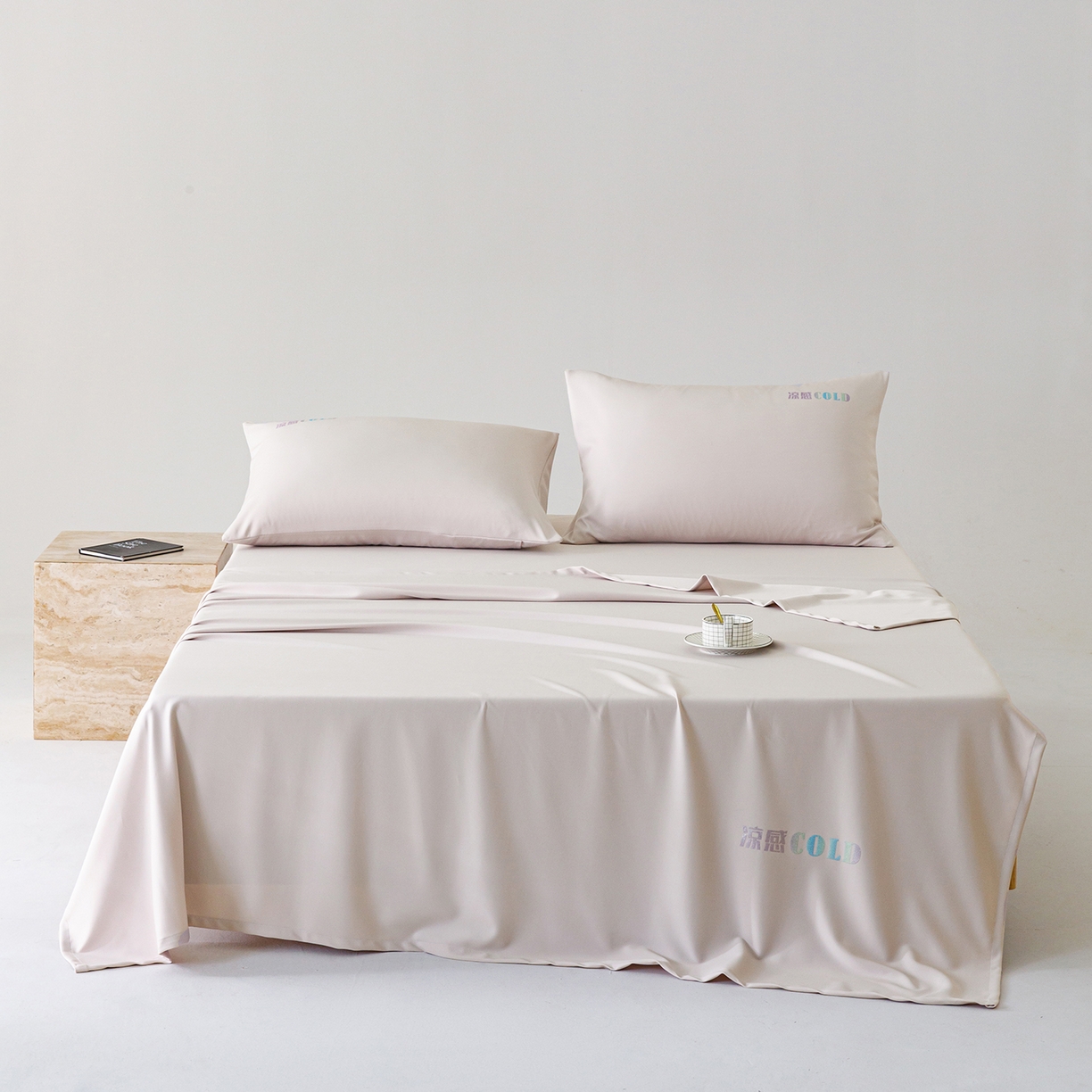 91家纺网 家纺一手货源 找家纺 悦然毛巾被 2026新款锦氨冷感毯300克加厚盖毯床笠夏被空调凉感夏凉被空调被 素凉清感杏粉