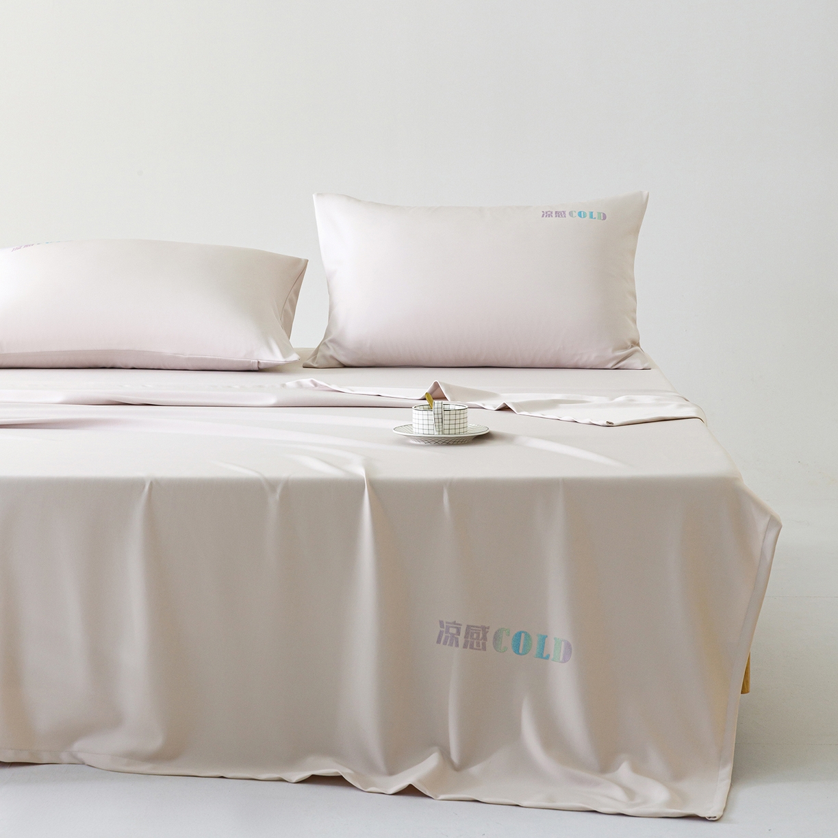 91家纺网 家纺一手货源 找家纺 悦然毛巾被 2026新款锦氨冷感毯300克加厚盖毯床笠夏被空调凉感夏凉被空调被 素凉清感杏粉