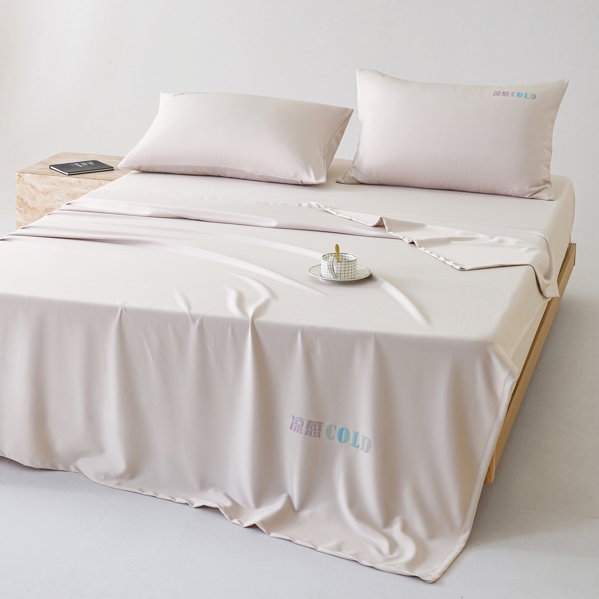 91家纺网 家纺一手货源 找家纺 悦然毛巾被 2026新款锦氨冷感毯300克加厚盖毯床笠夏被空调凉感夏凉被空调被 素凉清感杏粉