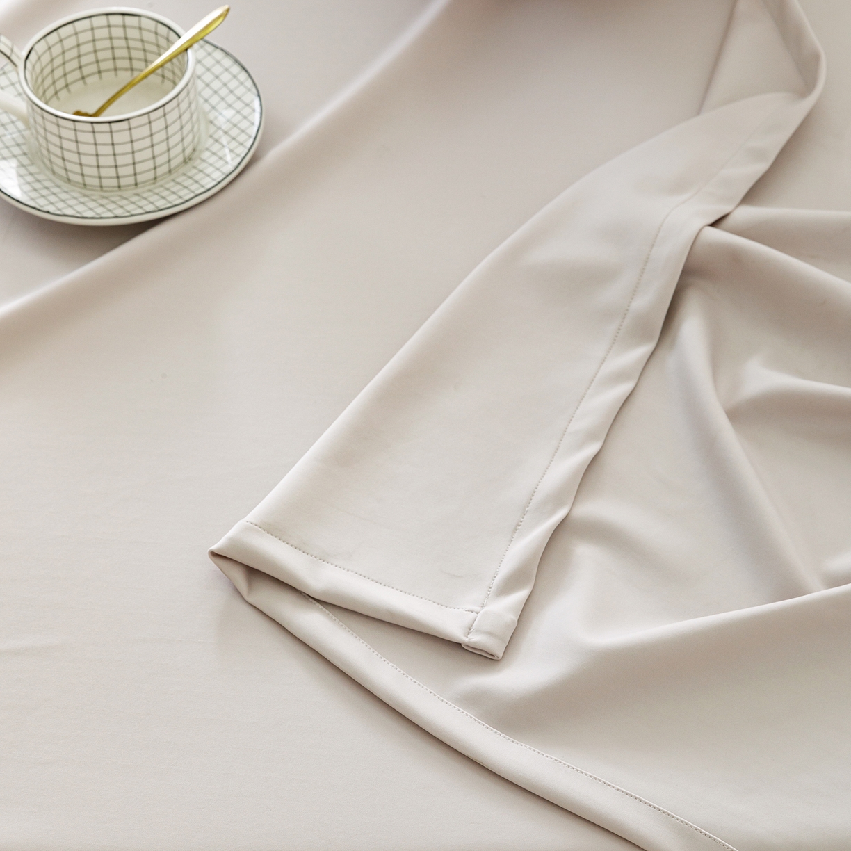 91家纺网 家纺一手货源 找家纺 悦然毛巾被 2026新款锦氨冷感毯300克加厚盖毯床笠夏被空调凉感夏凉被空调被 素凉清感杏粉