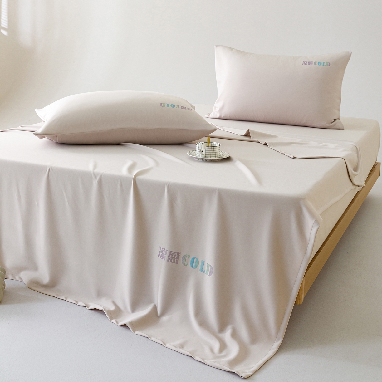 91家纺网 家纺一手货源 找家纺 悦然毛巾被 2026新款锦氨冷感毯300克加厚盖毯床笠夏被空调凉感夏凉被空调被 素凉清感杏粉