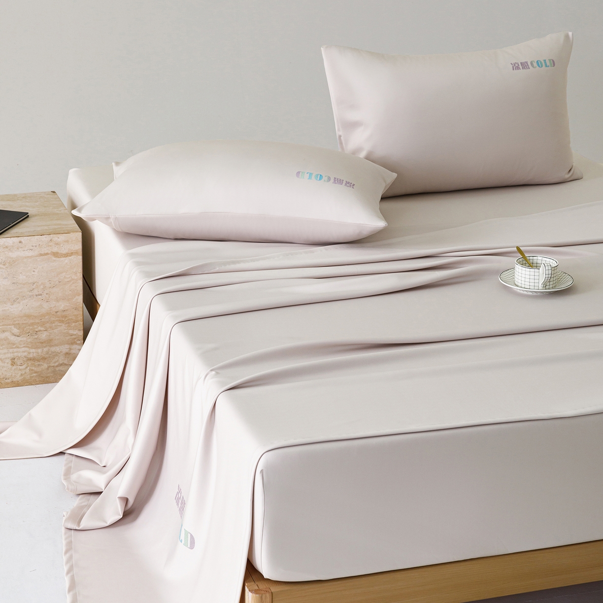 91家纺网 家纺一手货源 找家纺 悦然毛巾被 2026新款锦氨冷感毯300克加厚盖毯床笠夏被空调凉感夏凉被空调被 素凉清感杏粉