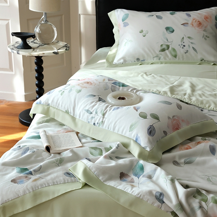 91家纺网 家纺一手货源 找家纺 久典家居 2026新款20%桑蚕丝+80%聚酯纤维宽边夏被四件套 璃月