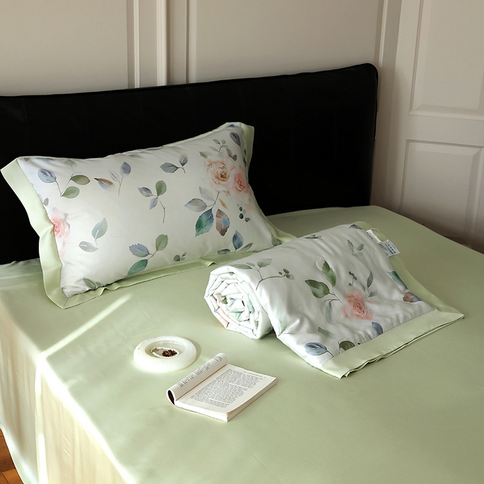 91家纺网 家纺一手货源 找家纺 久典家居 2026新款20%桑蚕丝+80%聚酯纤维宽边夏被四件套 璃月