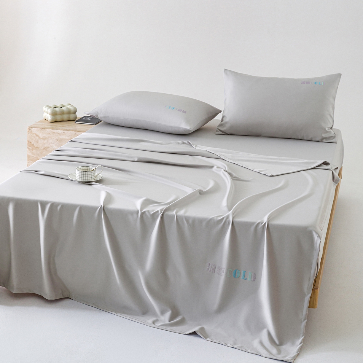 91家纺网 家纺一手货源 找家纺 悦然毛巾被 2026新款锦氨冷感毯300克加厚盖毯床笠夏被空调凉感夏凉被空调被 素凉清感银灰