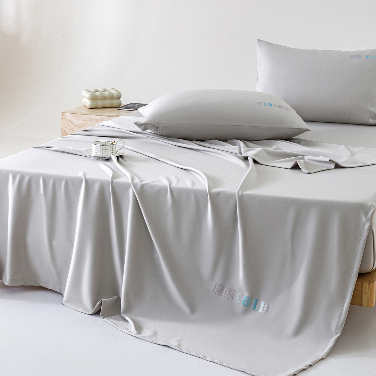 91家纺网 家纺一手货源 找家纺 悦然毛巾被 2026新款锦氨冷感毯300克加厚盖毯床笠夏被空调凉感夏凉被空调被 素凉清感银灰