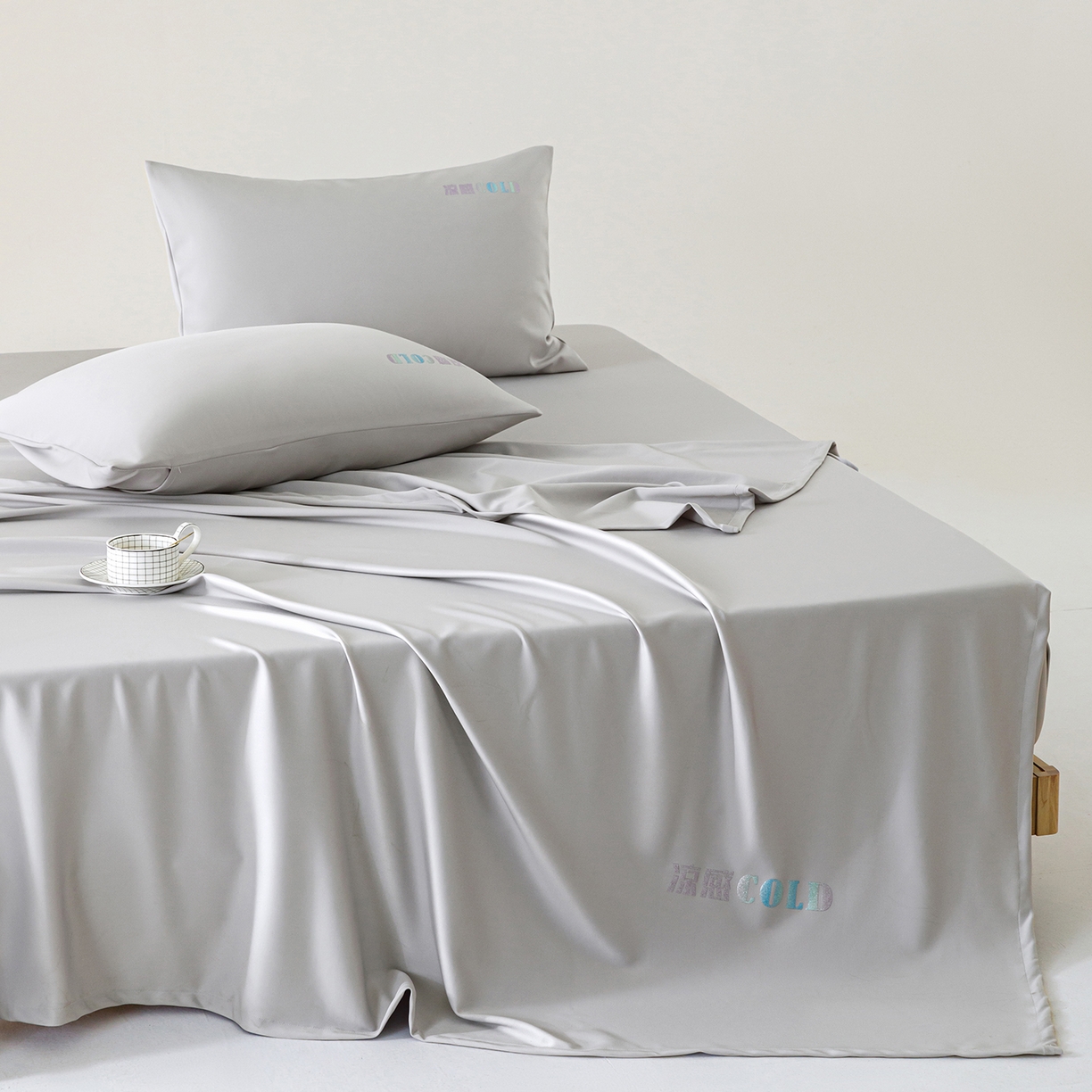 91家纺网 家纺一手货源 找家纺 悦然毛巾被 2026新款锦氨冷感毯300克加厚盖毯床笠夏被空调凉感夏凉被空调被 素凉清感银灰