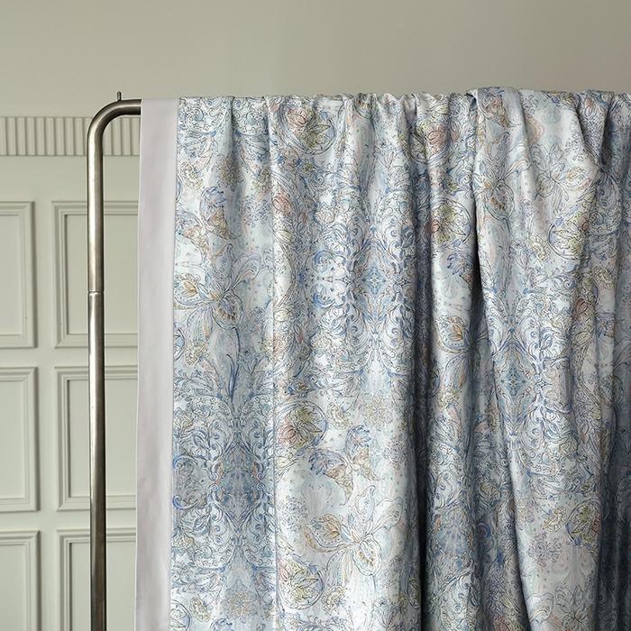 91家纺网 家纺一手货源 找家纺 久典家居 2026新款20%桑蚕丝+80%聚酯纤维宽边夏被四件套 梦澜