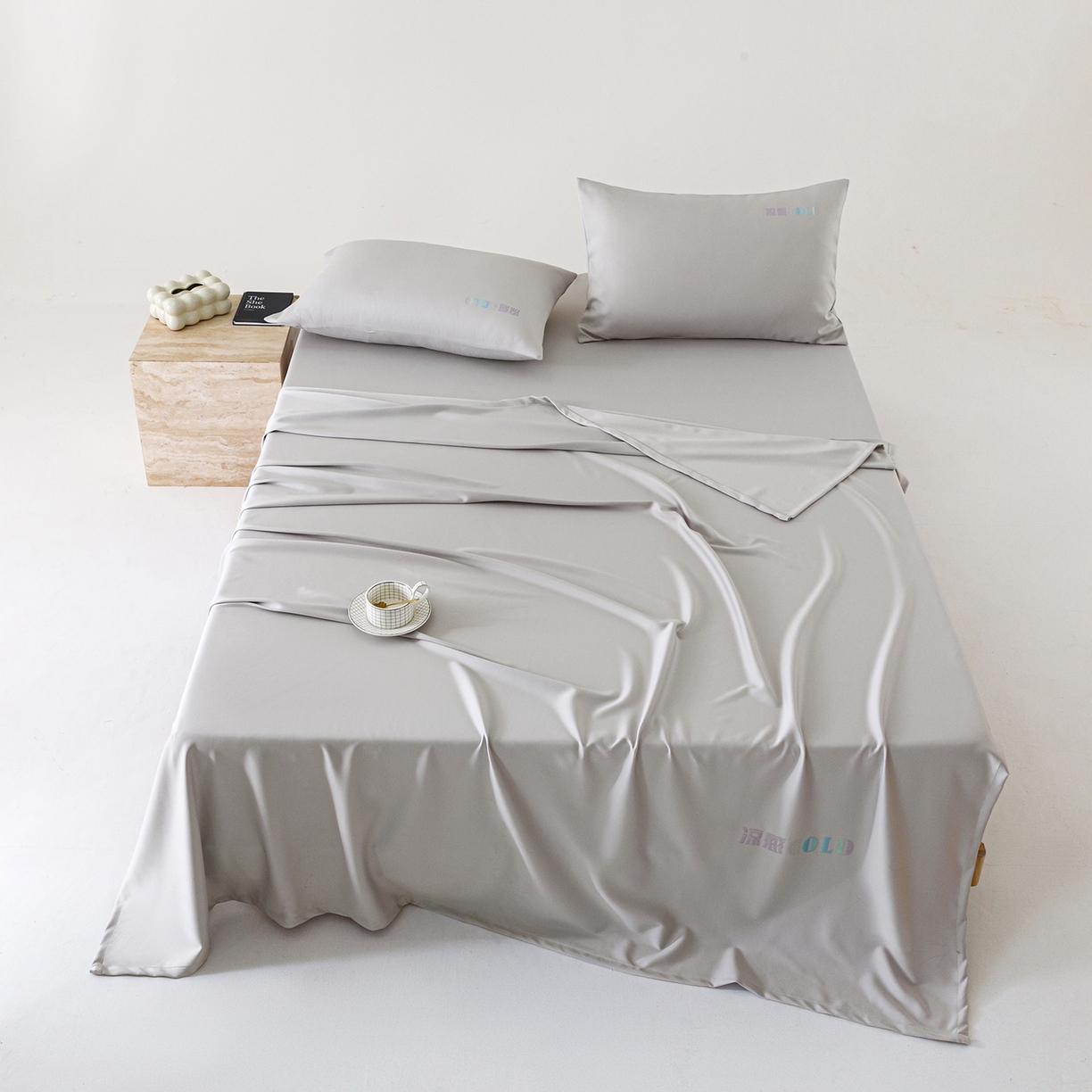 91家纺网 家纺一手货源 找家纺 悦然毛巾被 2026新款锦氨冷感毯300克加厚盖毯床笠夏被空调凉感夏凉被空调被 素凉清感银灰