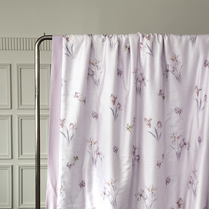 91家纺网 家纺一手货源 找家纺 久典家居 2026新款20%桑蚕丝+80%聚酯纤维宽边夏被四件套 梦语