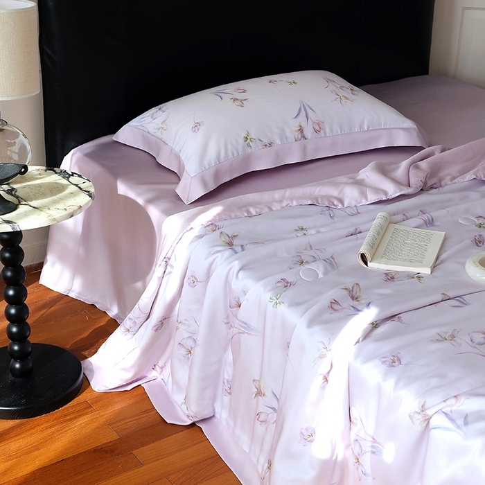 91家纺网 家纺一手货源 找家纺 久典家居 2026新款20%桑蚕丝+80%聚酯纤维宽边夏被四件套 梦语