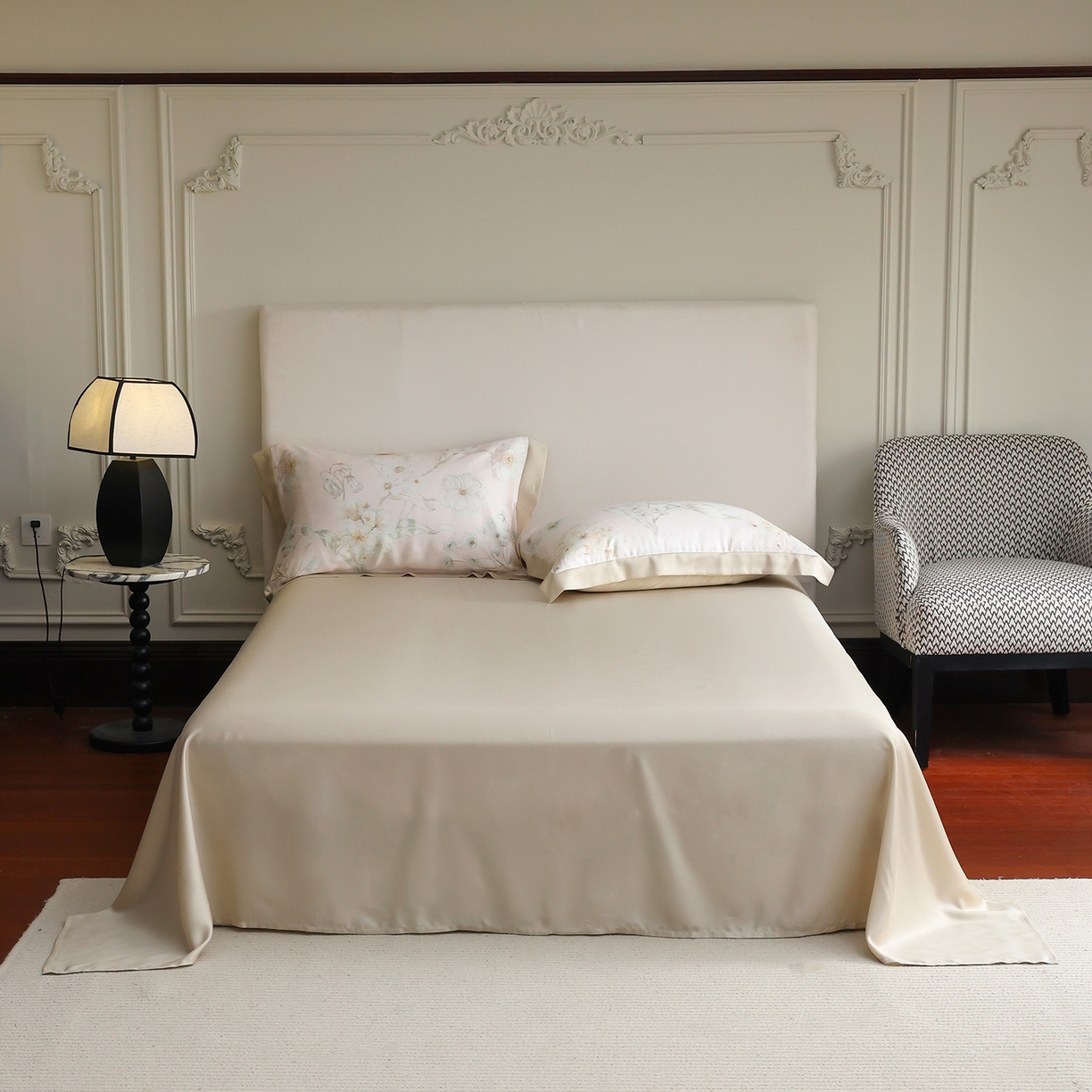 91家纺网 家纺一手货源 找家纺 久典家居 2026新款20%桑蚕丝+80%聚酯纤维宽边夏被四件套 唐娜