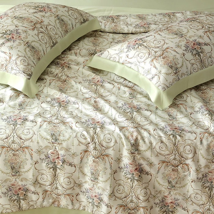 91家纺网 家纺一手货源 找家纺 久典家居 2026新款20%桑蚕丝+80%聚酯纤维宽边夏被四件套 邂逅